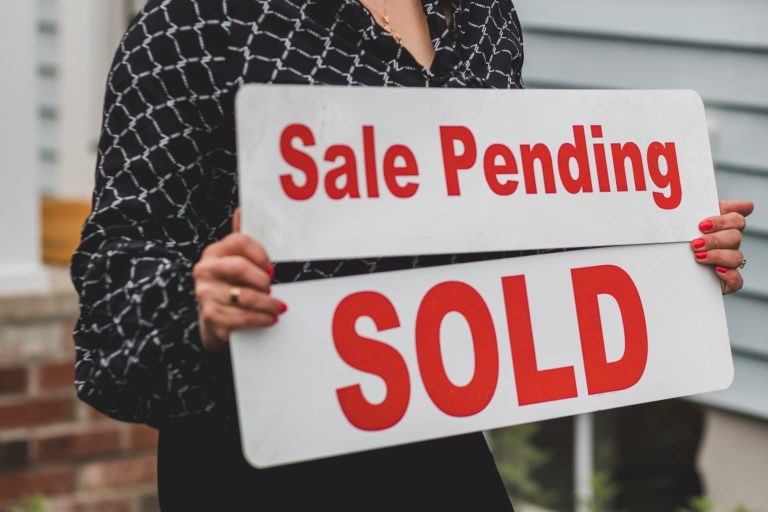 8 Advantages of Using a Real Estate Agent to Sell Your House